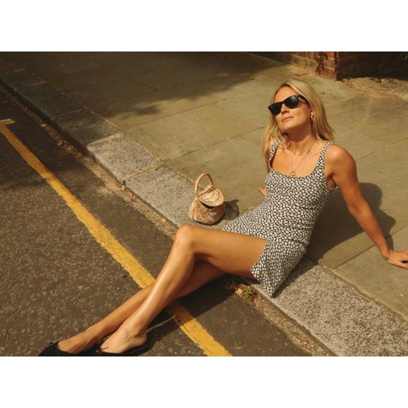 ❌[SOLD]❌Reformation Noha Dress || Cilantro - Picture 16 of 16